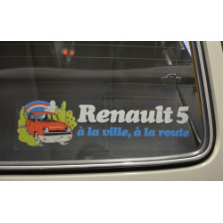 Renault 5 à la ville à la route